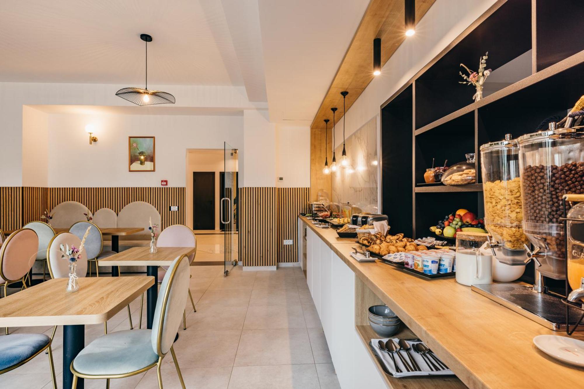 Hotel Agora Mures Targu Mures Ngoại thất bức ảnh