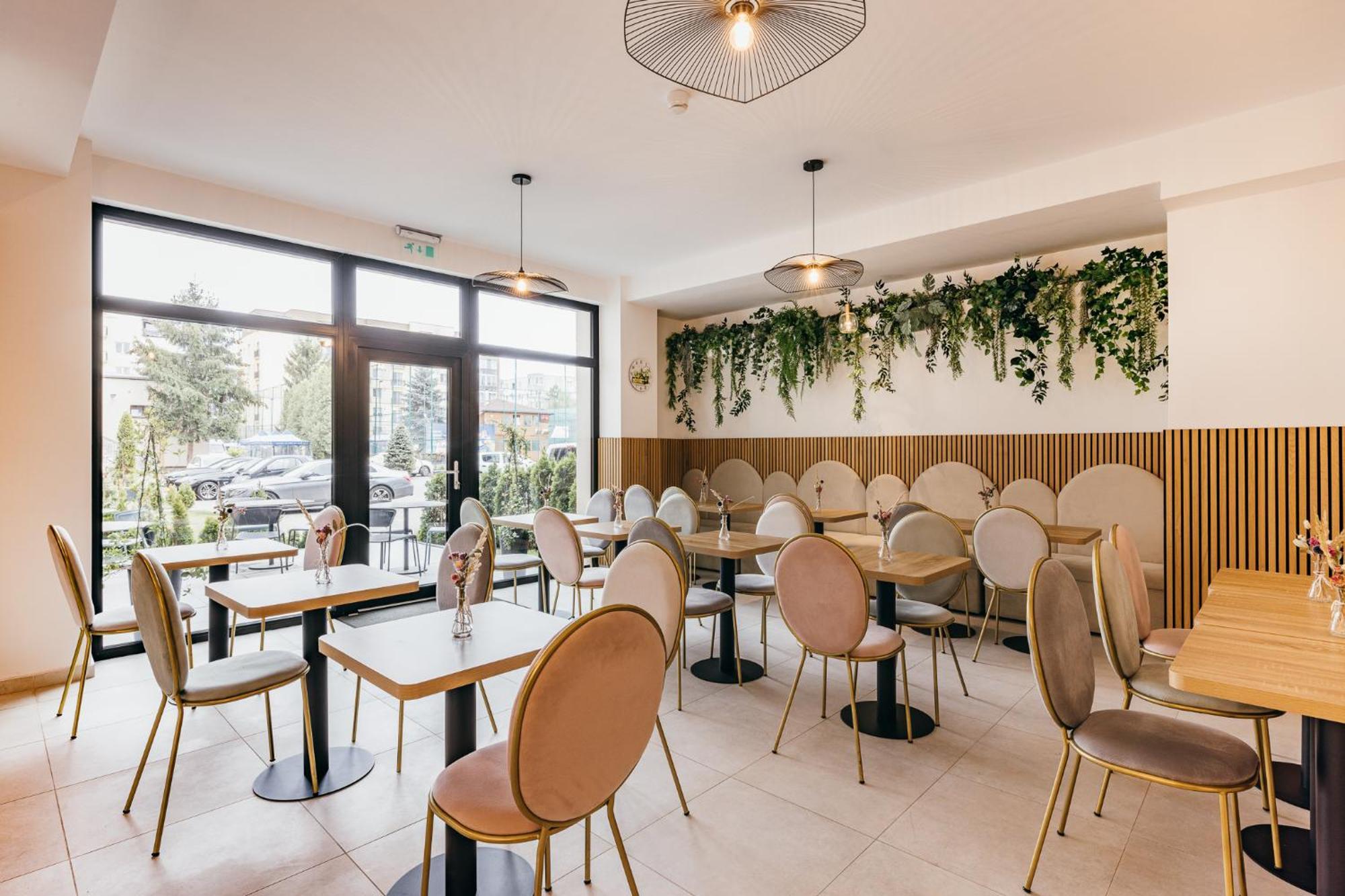 Hotel Agora Mures Targu Mures Ngoại thất bức ảnh