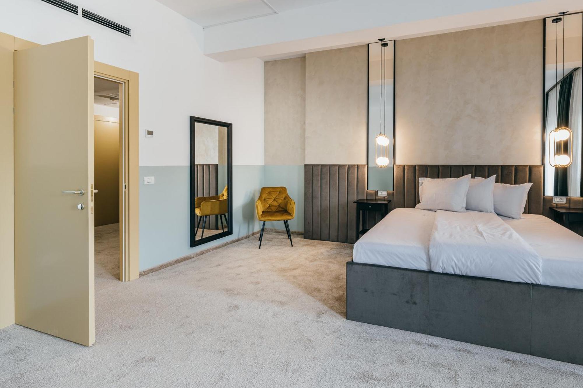Hotel Agora Mures Targu Mures Ngoại thất bức ảnh