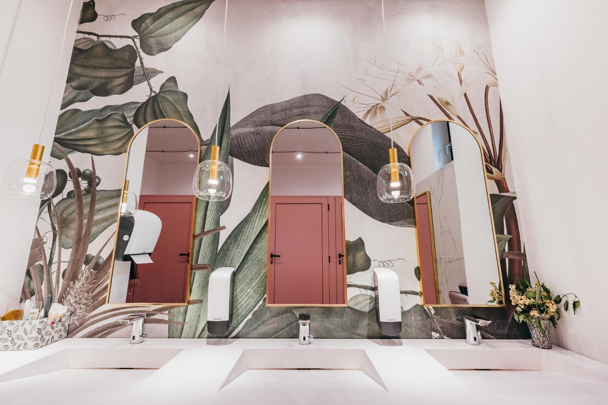 Hotel Agora Mures Targu Mures Ngoại thất bức ảnh