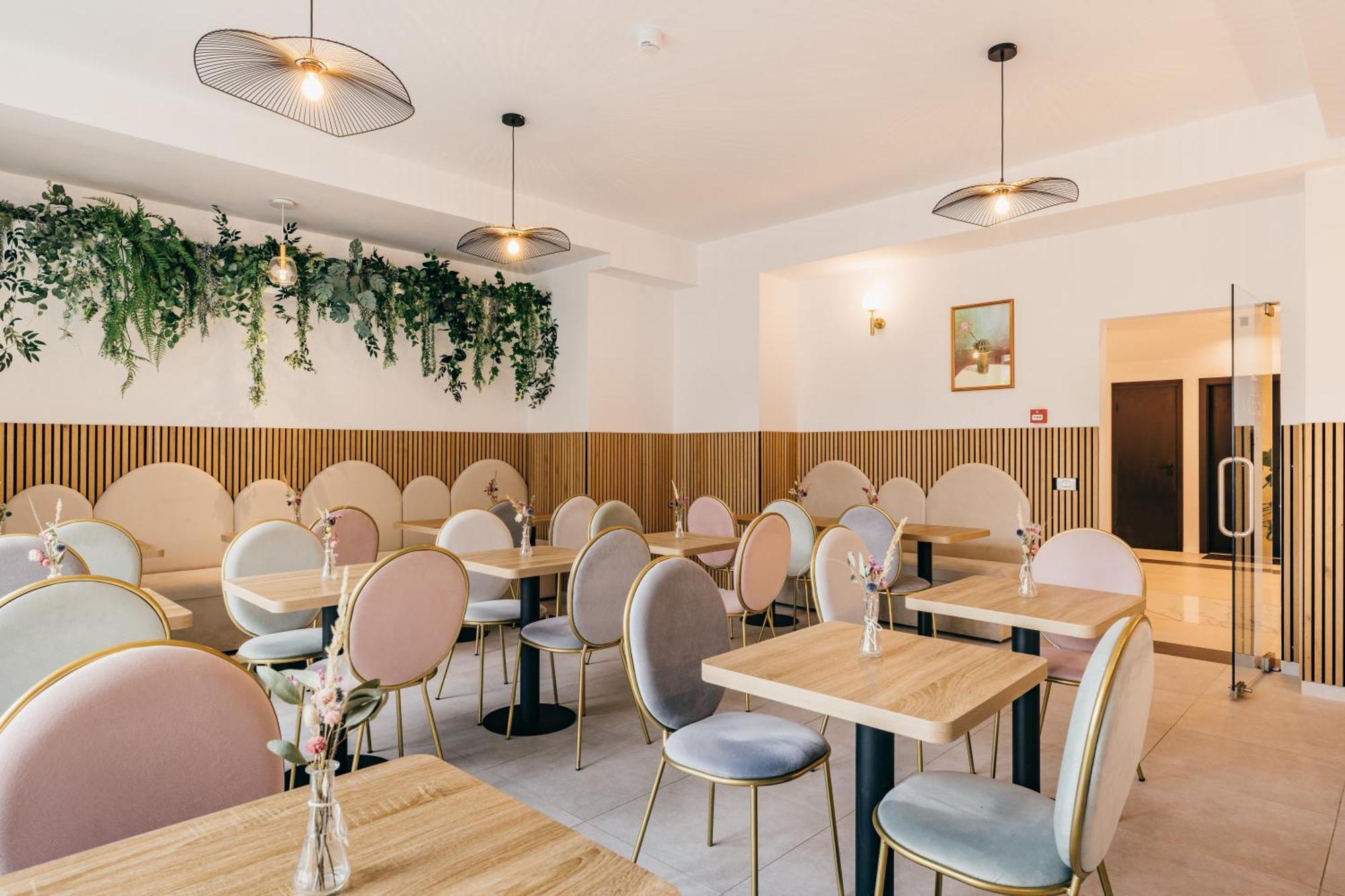 Hotel Agora Mures Targu Mures Ngoại thất bức ảnh