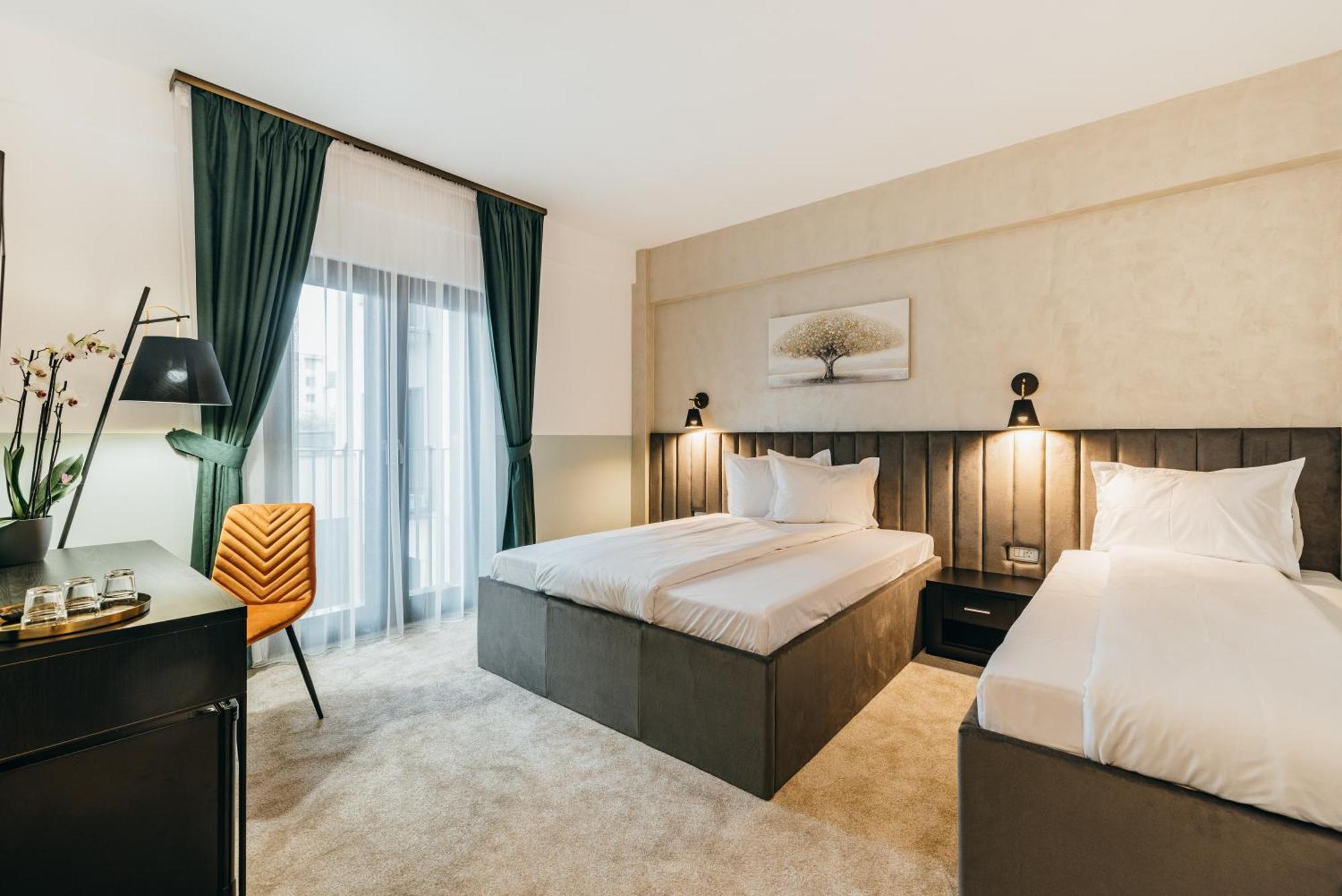 Hotel Agora Mures Targu Mures Ngoại thất bức ảnh