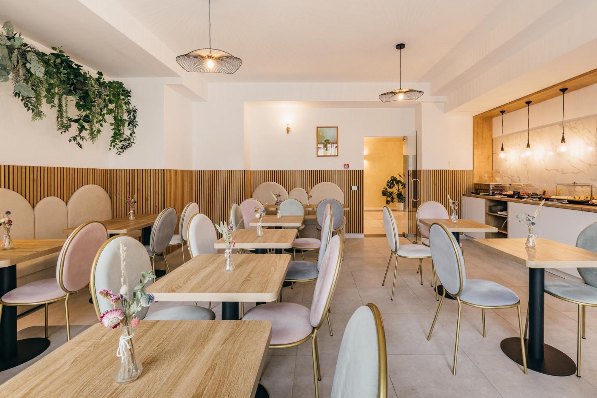Hotel Agora Mures Targu Mures Ngoại thất bức ảnh