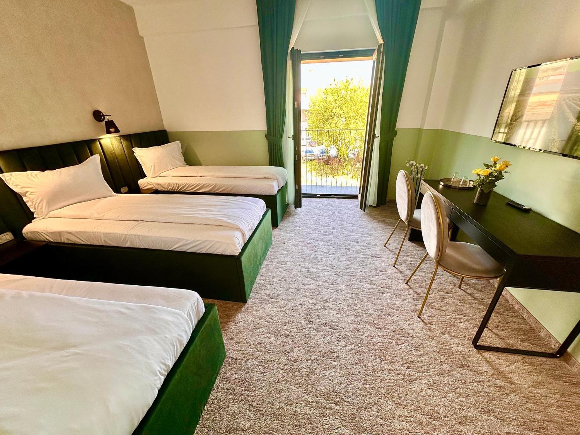 Hotel Agora Mures Targu Mures Ngoại thất bức ảnh