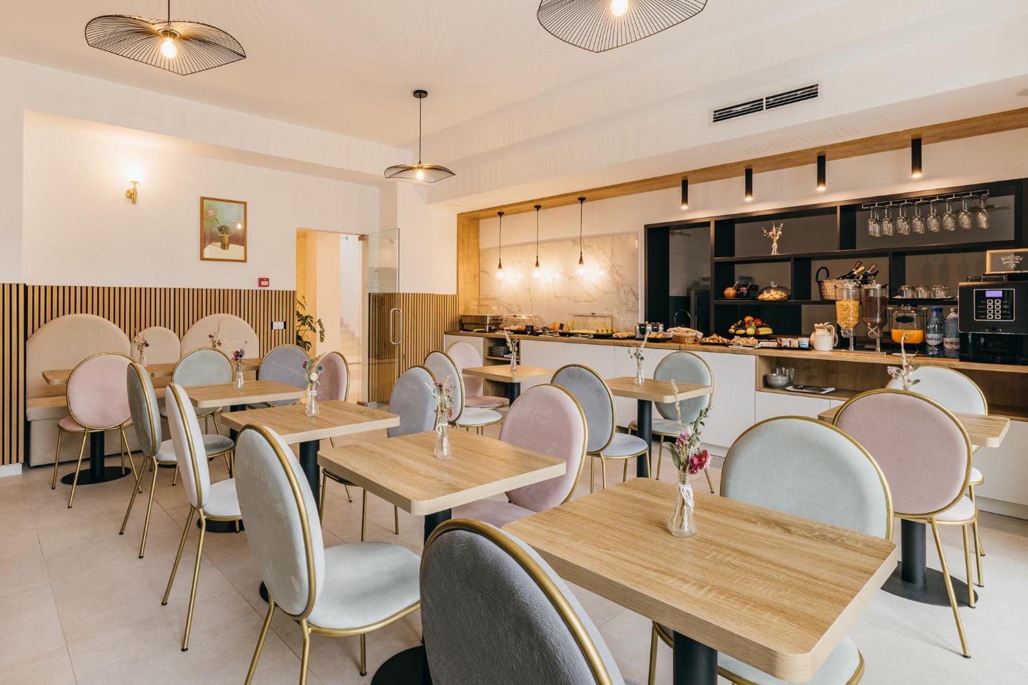 Hotel Agora Mures Targu Mures Ngoại thất bức ảnh